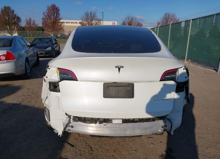 Photo 17 of 2021 Tesla Model Y LONG RANGE DUAL MOTOR ALL-WHEEL DRIVE (VIN 5YJYGDEEXMF098665)