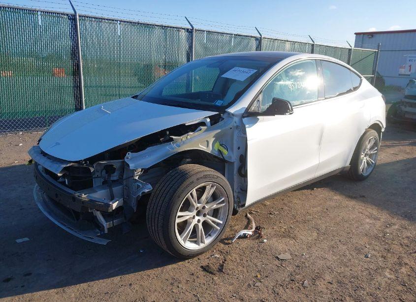 Photo 2 of 2021 Tesla Model Y LONG RANGE DUAL MOTOR ALL-WHEEL DRIVE (VIN 5YJYGDEEXMF098665)