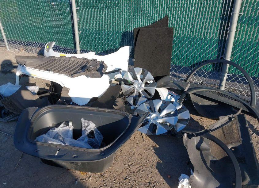 Photo 21 of 2021 Tesla Model Y LONG RANGE DUAL MOTOR ALL-WHEEL DRIVE (VIN 5YJYGDEEXMF098665)