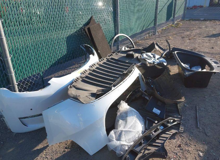 Photo 22 of 2021 Tesla Model Y LONG RANGE DUAL MOTOR ALL-WHEEL DRIVE (VIN 5YJYGDEEXMF098665)