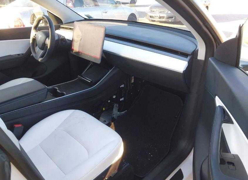 Photo 5 of 2021 Tesla Model Y LONG RANGE DUAL MOTOR ALL-WHEEL DRIVE (VIN 5YJYGDEEXMF098665)