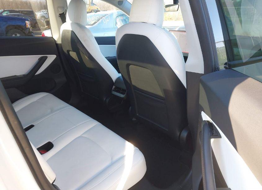 Photo 8 of 2021 Tesla Model Y LONG RANGE DUAL MOTOR ALL-WHEEL DRIVE (VIN 5YJYGDEEXMF098665)