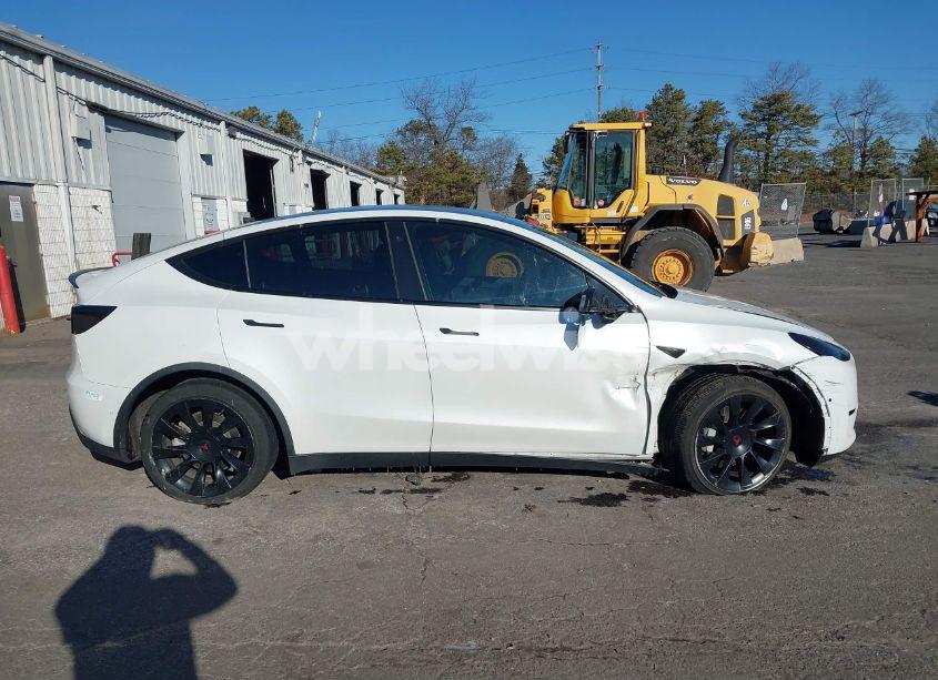 Photo 13 of 2021 Tesla Model Y LONG RANGE DUAL MOTOR ALL-WHEEL DRIVE (VIN 5YJYGDEEXMF149226)