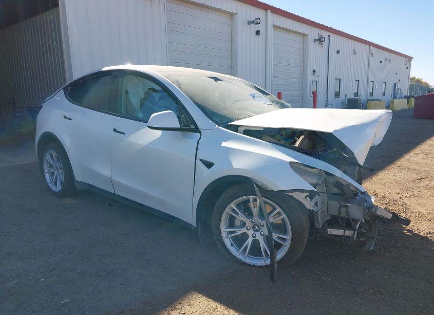 2021 Tesla Model Y LONG RANGE DUAL MOTOR ALL-WHEEL DRIVE (VIN 5YJYGDEEXMF193632) main photo