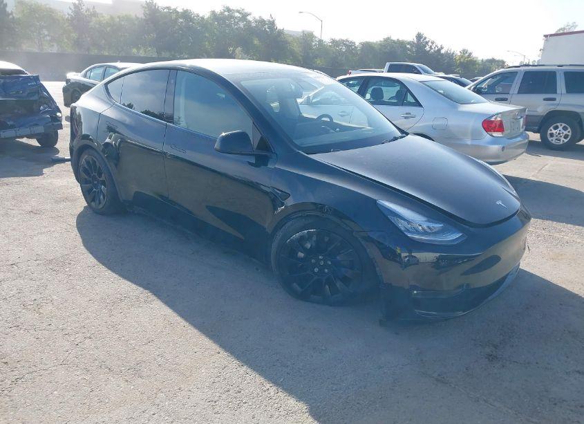 2021 Tesla Model Y LONG RANGE DUAL MOTOR ALL-WHEEL DRIVE (VIN 5YJYGDEEXMF208467) main photo