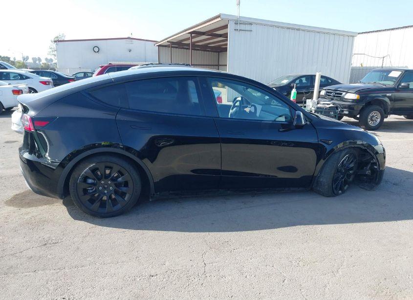 Photo 14 of 2021 Tesla Model Y LONG RANGE DUAL MOTOR ALL-WHEEL DRIVE (VIN 5YJYGDEEXMF208467)
