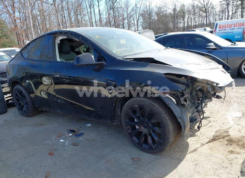2021 Tesla Model Y LONG RANGE DUAL MOTOR ALL-WHEEL DRIVE (VIN 5YJYGDEEXMF208923) main photo