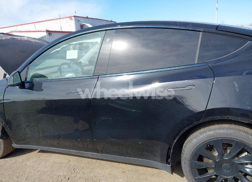 Photo 14 of 2021 Tesla Model Y LONG RANGE DUAL MOTOR ALL-WHEEL DRIVE (VIN 5YJYGDEEXMF208923)