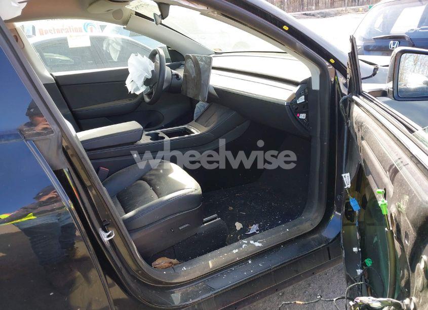 Photo 5 of 2021 Tesla Model Y LONG RANGE DUAL MOTOR ALL-WHEEL DRIVE (VIN 5YJYGDEEXMF208923)