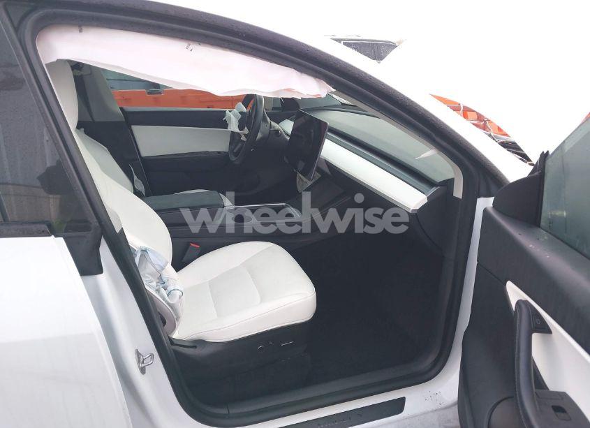 Photo 5 of 2021 Tesla Model Y PERFORMANCE DUAL MOTOR ALL-WHEEL DRIVE (VIN 5YJYGDEF2MF133739)