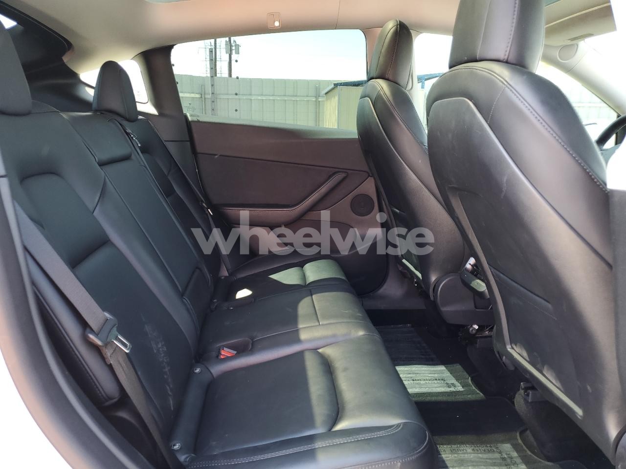 Photo 10 of 2021 TESLA MODEL Y (VIN 5YJYGDEF2MF245165)