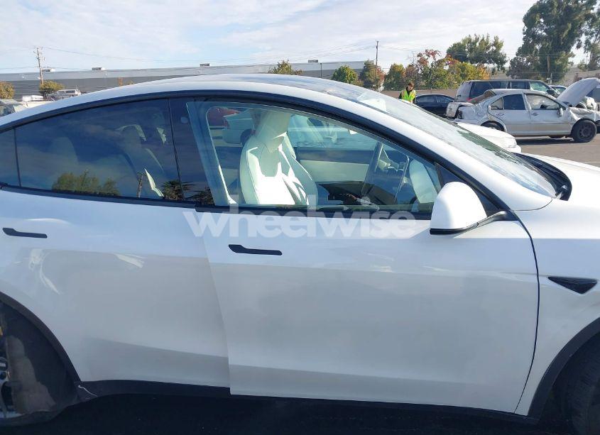Photo 14 of 2020 Tesla Model Y (VIN 5YJYGDEF3LF023104)