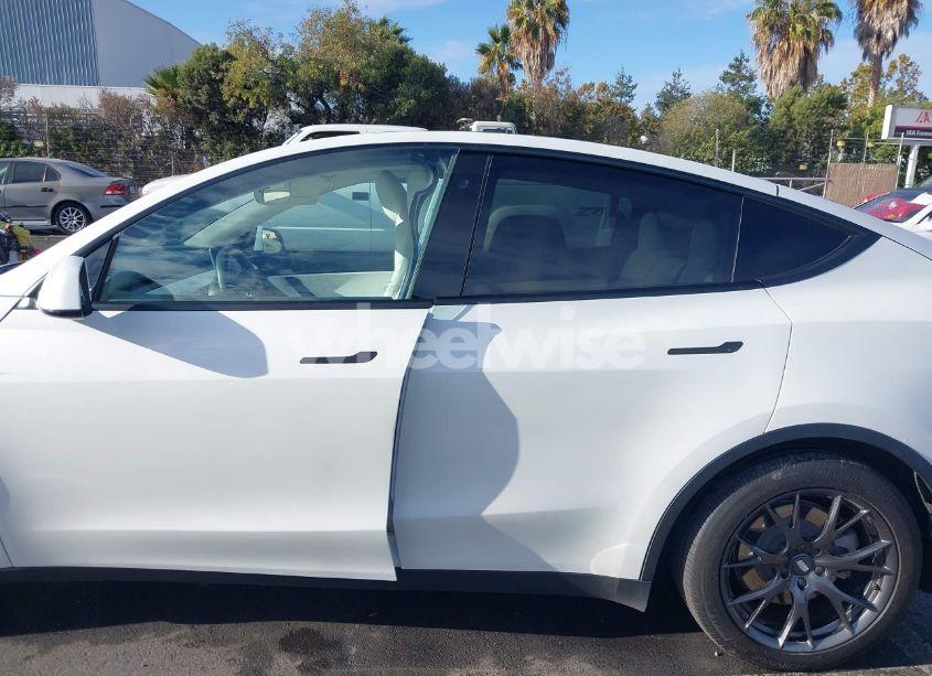 Photo 15 of 2020 Tesla Model Y (VIN 5YJYGDEF3LF023104)