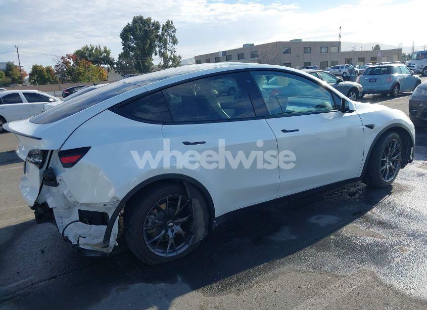 Photo 4 of 2020 Tesla Model Y (VIN 5YJYGDEF3LF023104)