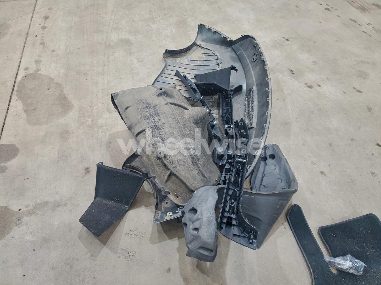 Photo 13 of 2020 TESLA MODEL Y (VIN 5YJYGDEF3LF034393)