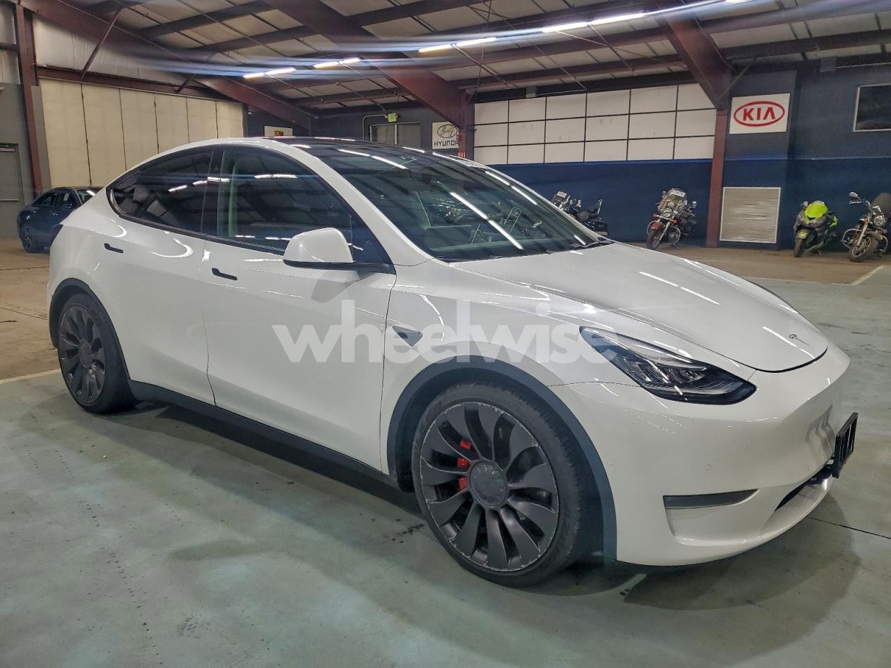Photo 4 of 2020 TESLA MODEL Y (VIN 5YJYGDEF3LF034393)