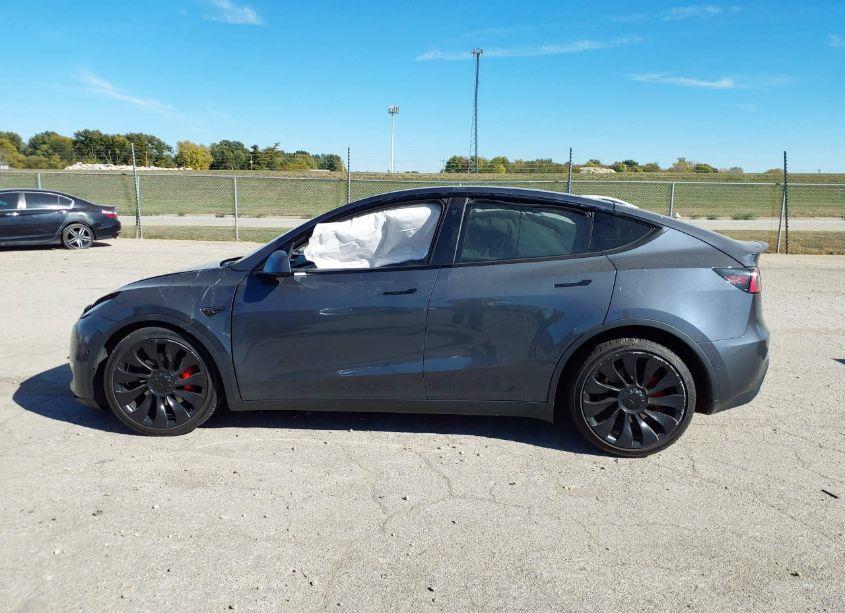 Photo 14 of 2020 Tesla Model Y LONG RANGE DUAL MOTOR ALL-WHEEL DRIVE/PERFORMANCE DUAL MOTOR ALL-WHEEL DRIVE (VIN 5YJYGDEF3LF046804)