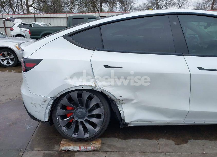 Photo 20 of 2020 Tesla Model Y LONG RANGE DUAL MOTOR ALL-WHEEL DRIVE/PERFORMANCE DUAL MOTOR ALL-WHEEL DRIVE (VIN 5YJYGDEF4LF028053)