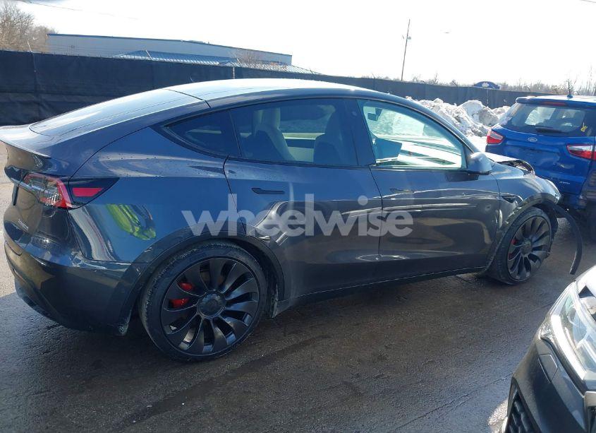 Photo 14 of 2020 Tesla Model Y LONG RANGE DUAL MOTOR ALL-WHEEL DRIVE/PERFORMANCE DUAL MOTOR ALL-WHEEL DRIVE (VIN 5YJYGDEF5LF042124)