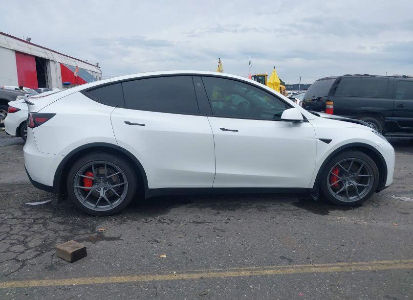 Photo 12 of 2021 Tesla Model Y PERFORMANCE DUAL MOTOR ALL-WHEEL DRIVE (VIN 5YJYGDEF5MF258279)