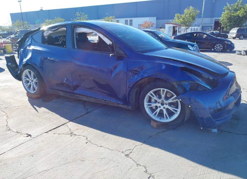 2020 Tesla Model Y LONG RANGE DUAL MOTOR ALL-WHEEL DRIVE/PERFORMANCE DUAL MOTOR ALL-WHEEL DRIVE (VIN 5YJYGDEF6LF005843) main photo