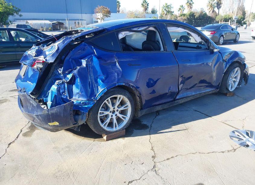 Photo 4 of 2020 Tesla Model Y LONG RANGE DUAL MOTOR ALL-WHEEL DRIVE/PERFORMANCE DUAL MOTOR ALL-WHEEL DRIVE (VIN 5YJYGDEF6LF005843)