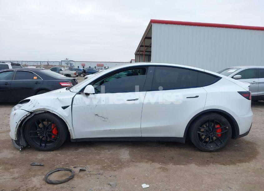 Photo 14 of 2020 Tesla Model Y LONG RANGE DUAL MOTOR ALL-WHEEL DRIVE/PERFORMANCE DUAL MOTOR ALL-WHEEL DRIVE (VIN 5YJYGDEF6LF038504)