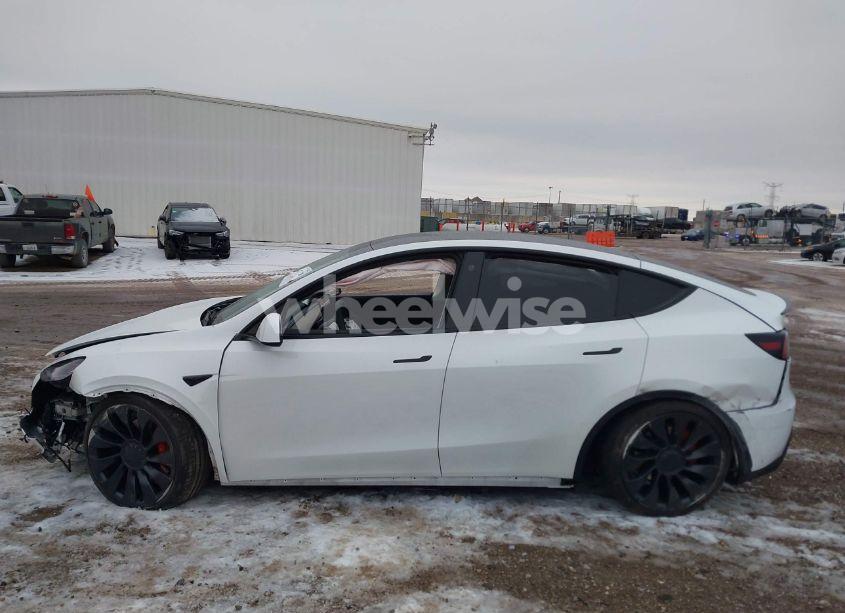 Photo 14 of 2021 Tesla Model Y PERFORMANCE DUAL MOTOR ALL-WHEEL DRIVE (VIN 5YJYGDEF6MF261711)