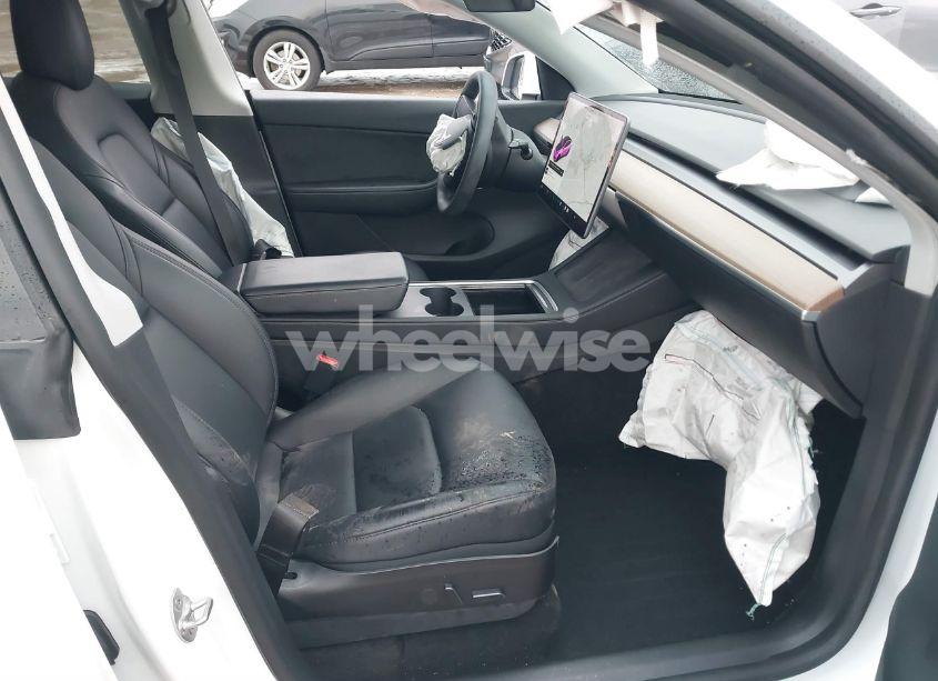 Photo 5 of 2021 Tesla Model Y PERFORMANCE DUAL MOTOR ALL-WHEEL DRIVE (VIN 5YJYGDEF6MF261711)