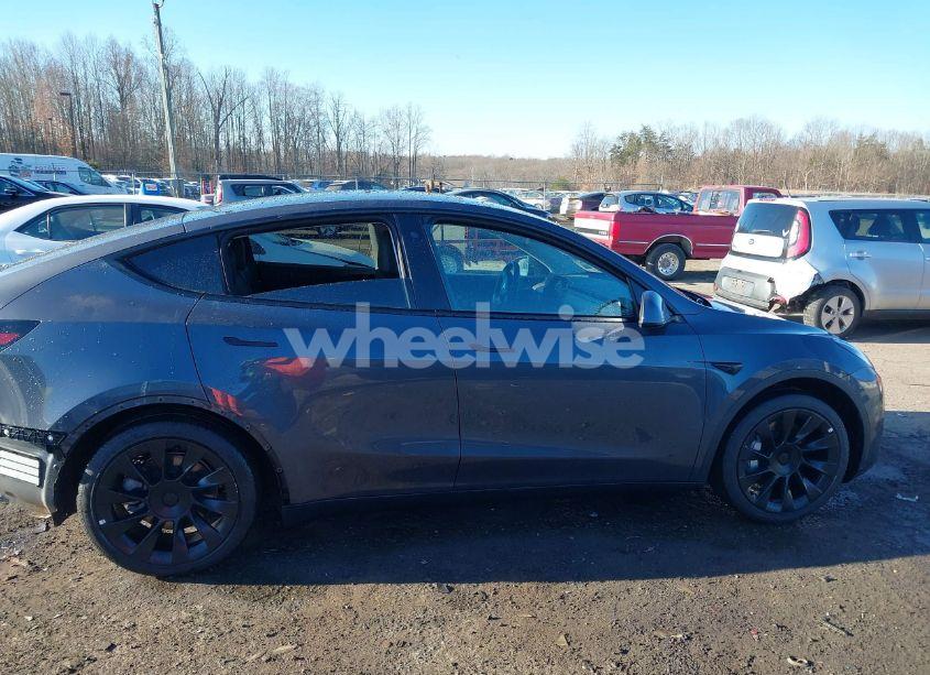 Photo 14 of 2020 Tesla Model Y LONG RANGE DUAL MOTOR ALL-WHEEL DRIVE/PERFORMANCE DUAL MOTOR ALL-WHEEL DRIVE (VIN 5YJYGDEF7LF000795)