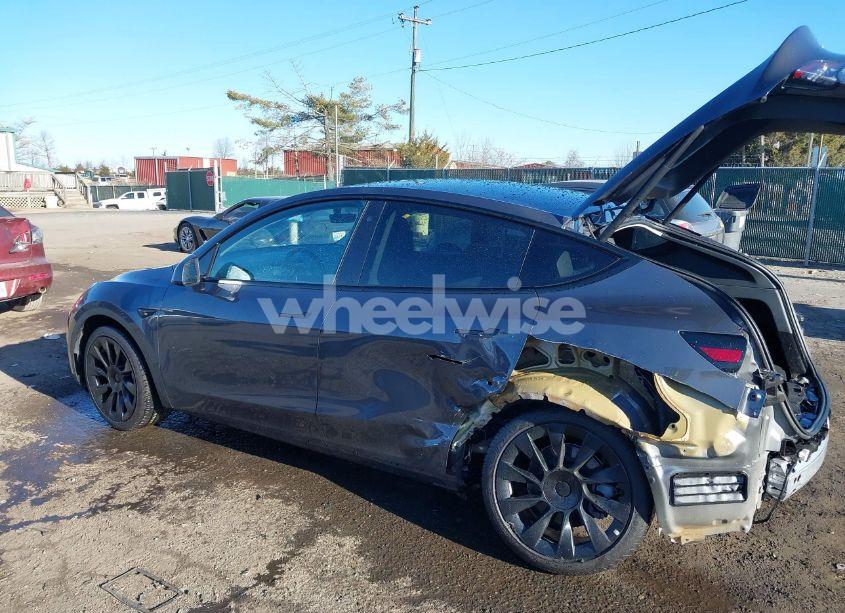 Photo 3 of 2020 Tesla Model Y LONG RANGE DUAL MOTOR ALL-WHEEL DRIVE/PERFORMANCE DUAL MOTOR ALL-WHEEL DRIVE (VIN 5YJYGDEF7LF000795)