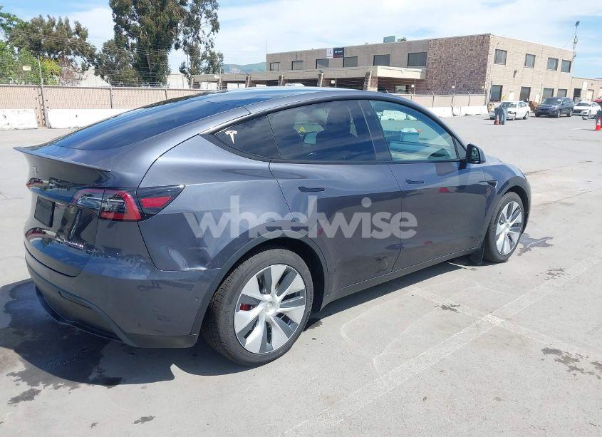 Photo 4 of 2021 Tesla Model Y PERFORMANCE DUAL MOTOR ALL-WHEEL DRIVE (VIN 5YJYGDEF7MF273897)