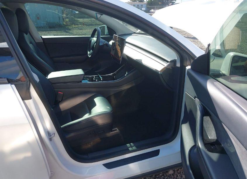Photo 5 of 2020 Tesla Model Y LONG RANGE DUAL MOTOR ALL-WHEEL DRIVE/PERFORMANCE DUAL MOTOR ALL-WHEEL DRIVE (VIN 5YJYGDEF9LF003469)