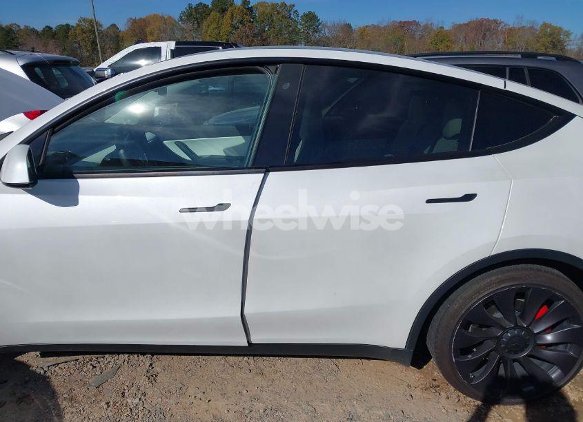 Photo 13 of 2020 Tesla Model Y LONG RANGE DUAL MOTOR ALL-WHEEL DRIVE/PERFORMANCE DUAL MOTOR ALL-WHEEL DRIVE (VIN 5YJYGDEFXLF011614)