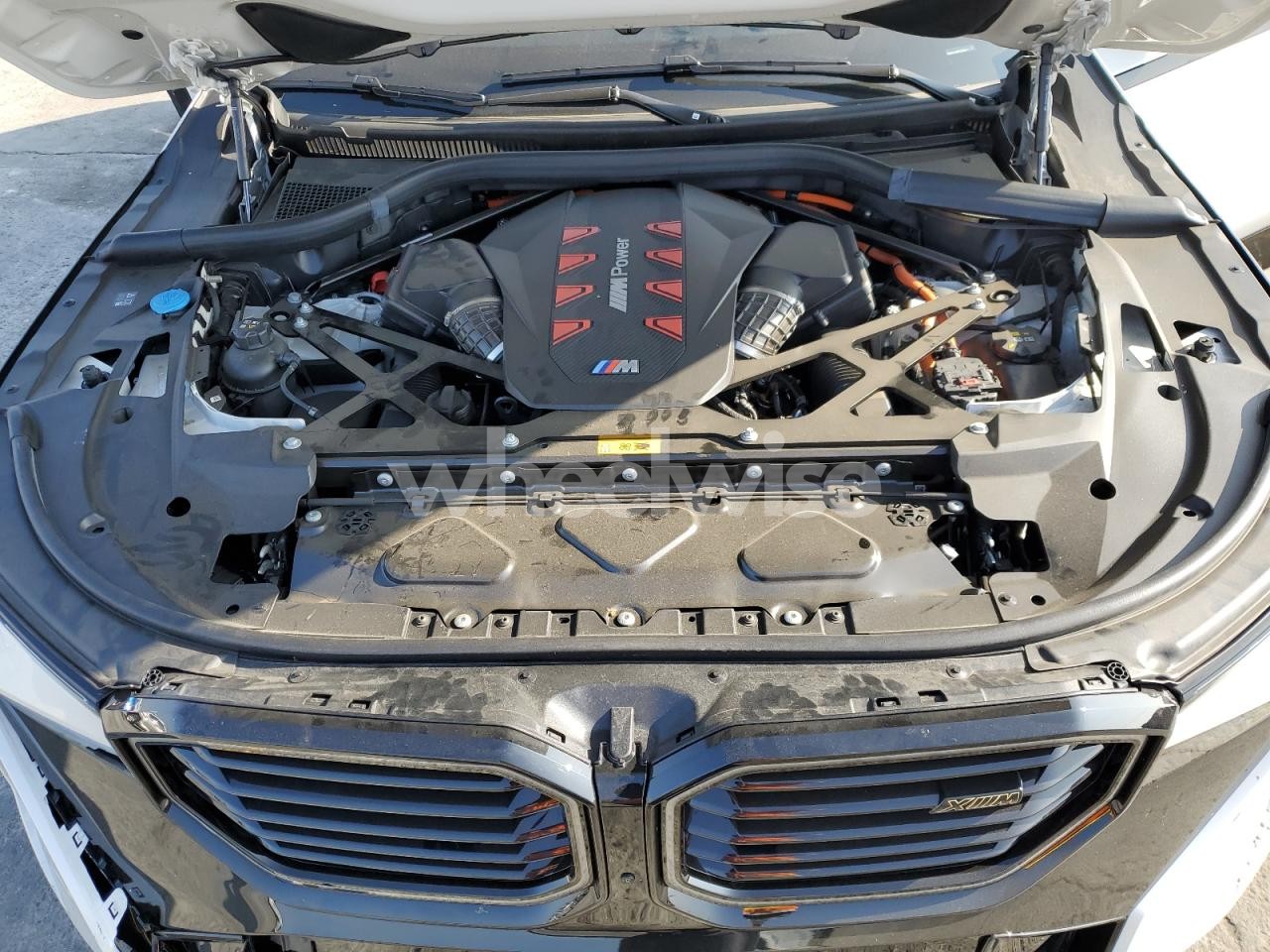 Photo 12 of 2024 BMW XM (VIN 5YM23CS08R9X19558)