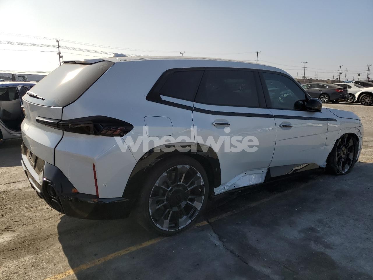 Photo 3 of 2024 BMW XM (VIN 5YM23CS08R9X19558)