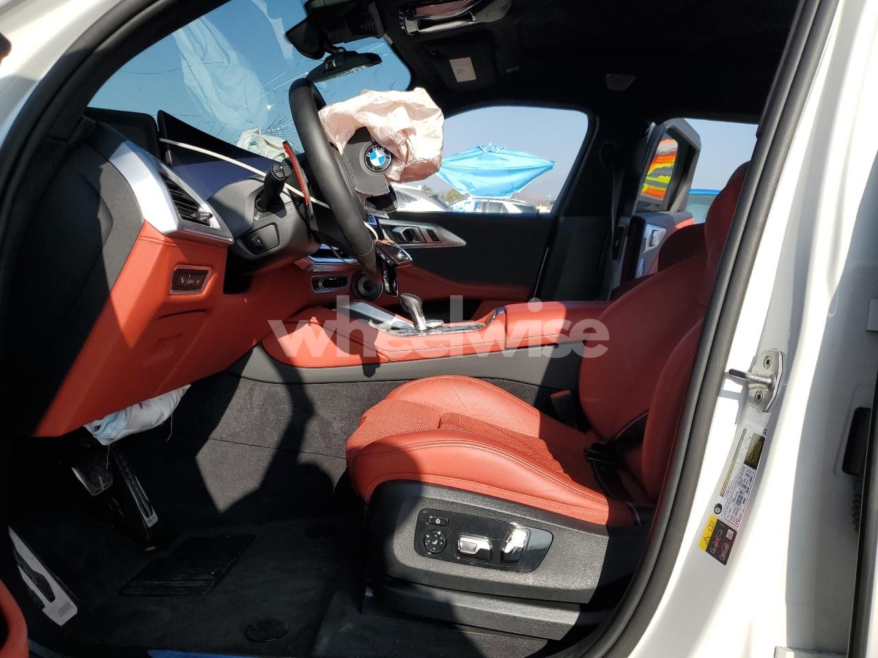 Photo 7 of 2024 BMW XM (VIN 5YM23CS08R9X19558)