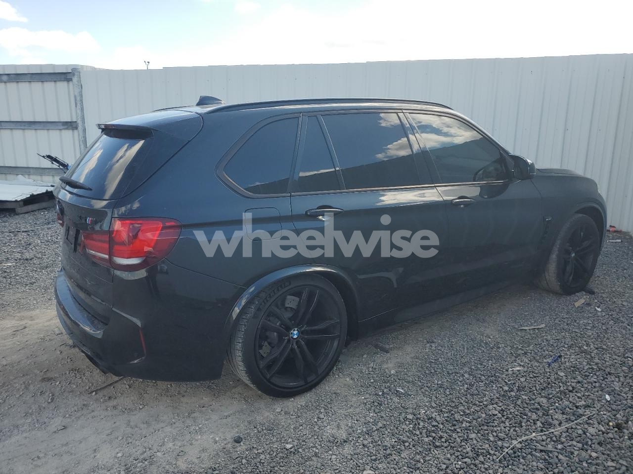 Photo 3 of 2016 BMW X5 M (VIN 5YMKT6C56G0R78398)