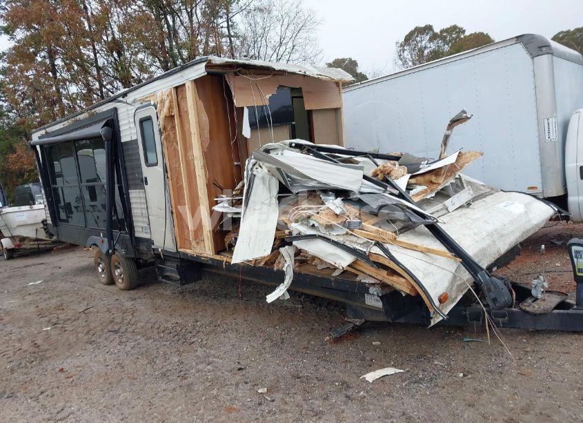 2016 Forest River 32R (VIN 5ZT2AZXB9GB911712) main photo