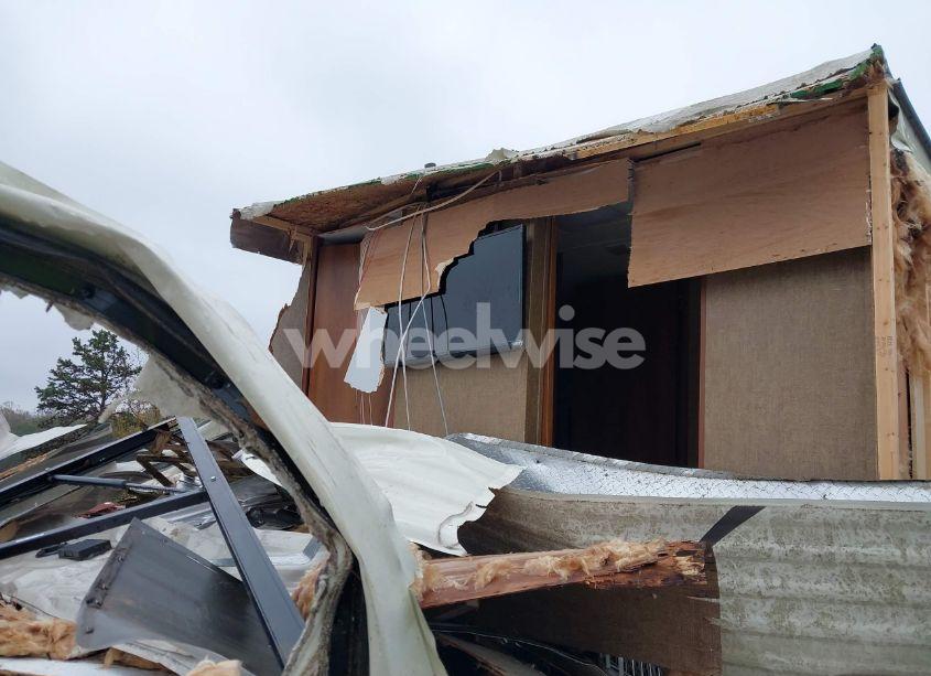 Photo 7 of 2016 Forest River 32R (VIN 5ZT2AZXB9GB911712)