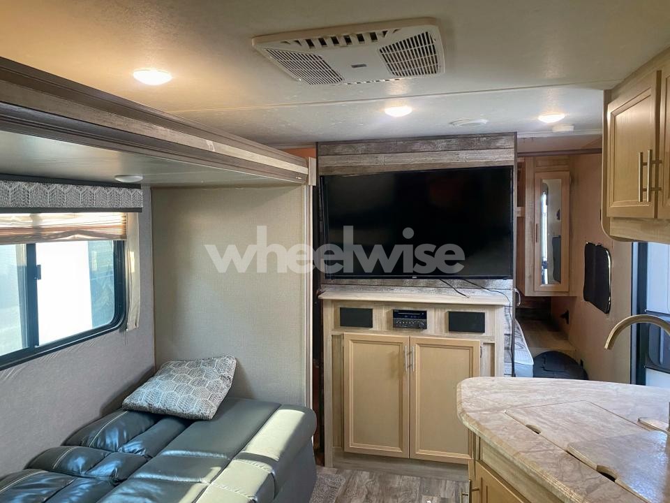 Photo 9 of 2020 COACH CATALINA (VIN 5ZT2CARB6LU035762)