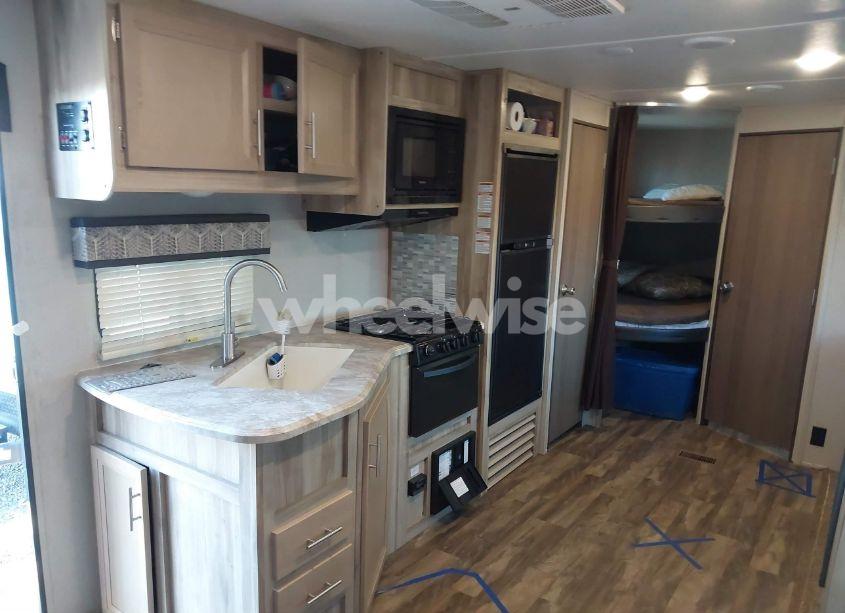 Photo 8 of 2020 Coachmen Catalina SUMMIT SERI (VIN 5ZT2CARB7LU035852)