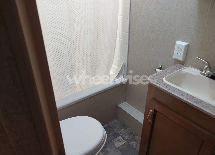 Photo 12 of 2016 Forest River CATALINA 273DBS (VIN 5ZT2CASB3GA021965)