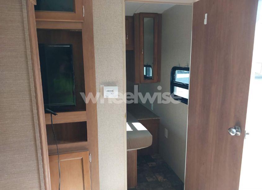 Photo 15 of 2016 Forest River CATALINA 273DBS (VIN 5ZT2CASB3GA021965)