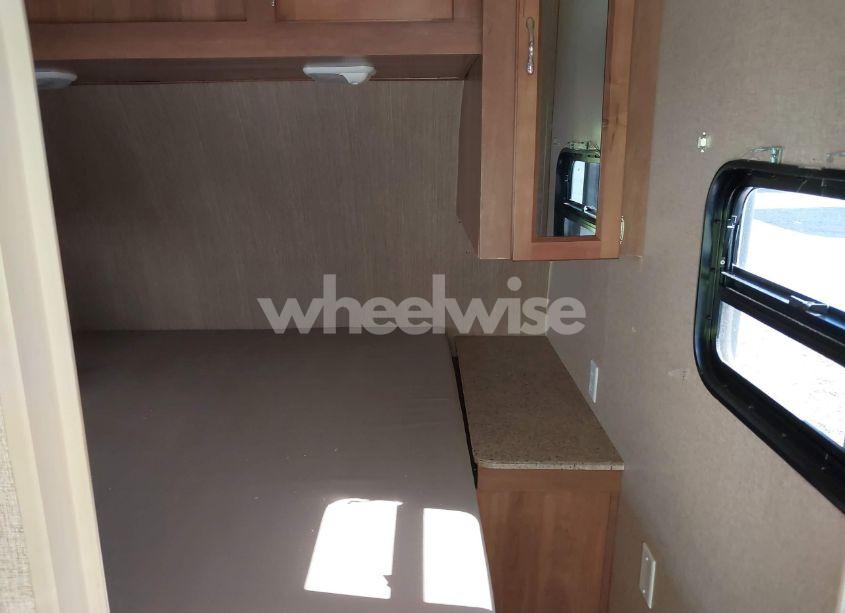 Photo 5 of 2016 Forest River CATALINA 273DBS (VIN 5ZT2CASB3GA021965)