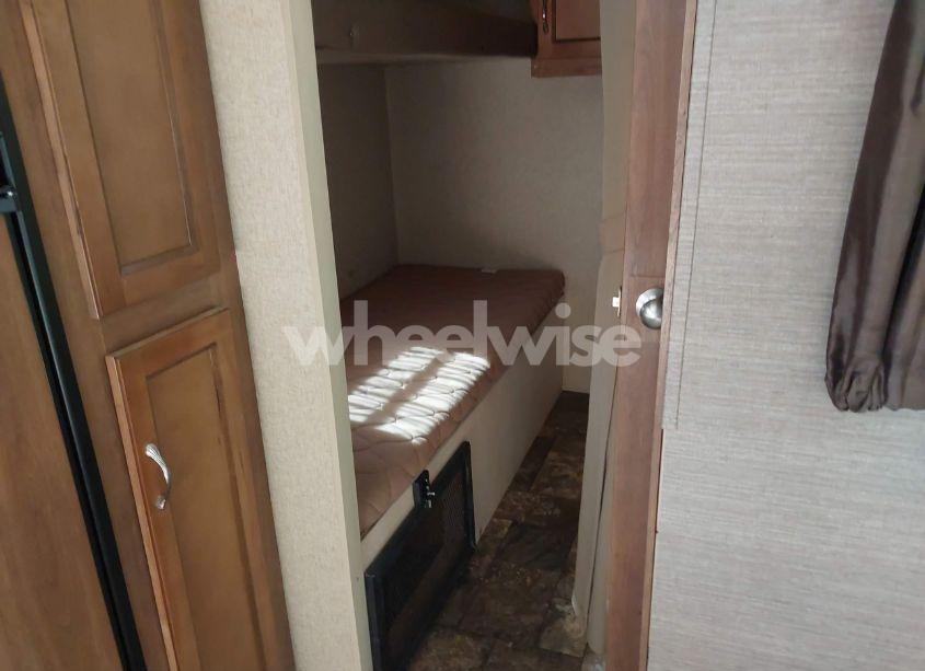 Photo 8 of 2016 Forest River CATALINA 273DBS (VIN 5ZT2CASB3GA021965)