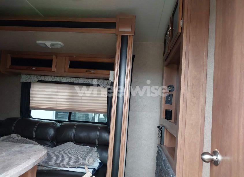 Photo 5 of 2017 Coachmen Catalina (VIN 5ZT2CAXB3HT009684)