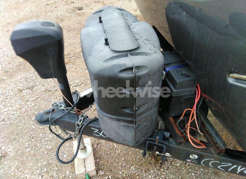 Photo 10 of 2016 Coachmen Apex TRAVEL TRAILER (VIN 5ZT2CXPB0GA009459)