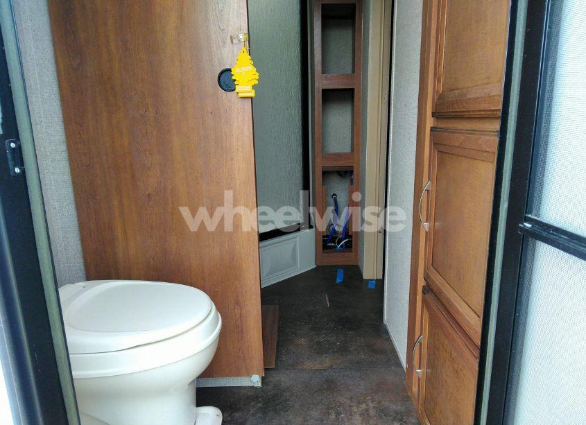 Photo 17 of 2016 Coachmen Apex TRAVEL TRAILER (VIN 5ZT2CXPB0GA009459)