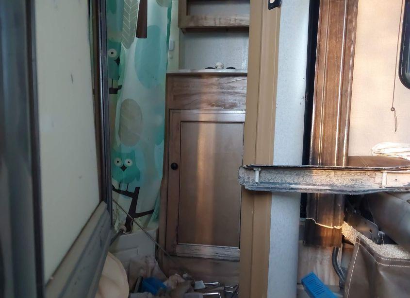 Photo 8 of 2018 Coachmen Freedom EX (VIN 5ZT2FEHB6JS031168)